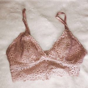 🌻 CLEAR OUT🌻 blush laced bralette
